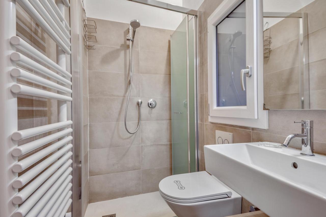 Porta Rossa Apartments Near Ponte Vecchio ฟลอเรนซ์ ภายนอก รูปภาพ