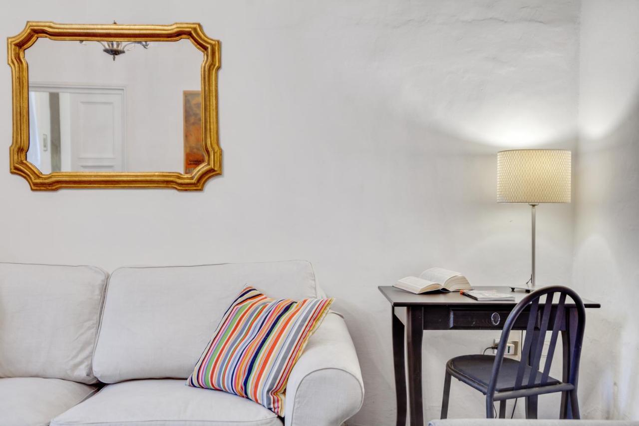 Porta Rossa Apartments Near Ponte Vecchio ฟลอเรนซ์ ภายนอก รูปภาพ