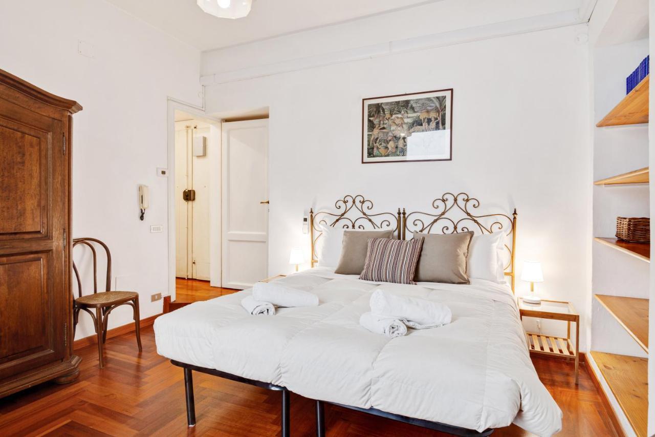 Porta Rossa Apartments Near Ponte Vecchio ฟลอเรนซ์ ภายนอก รูปภาพ