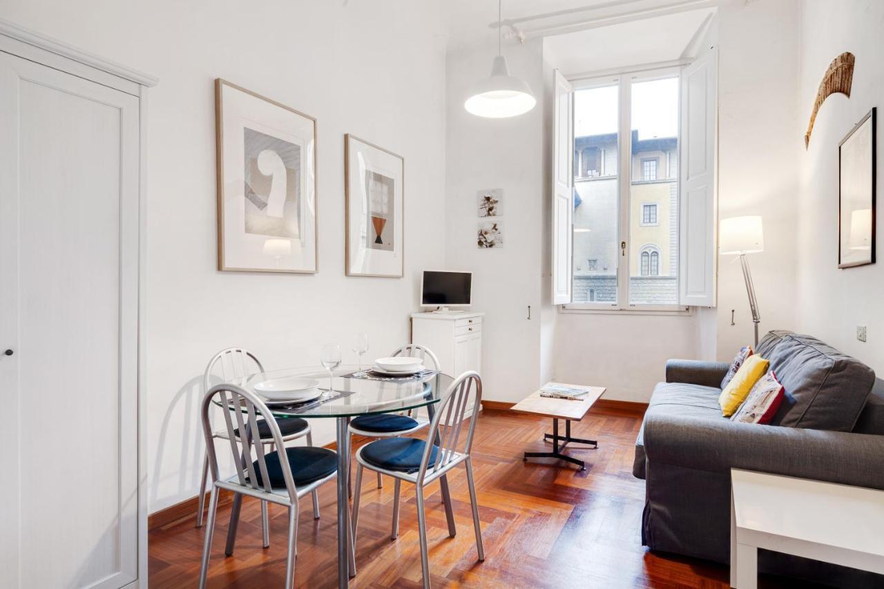 Porta Rossa Apartments Near Ponte Vecchio ฟลอเรนซ์ ภายนอก รูปภาพ