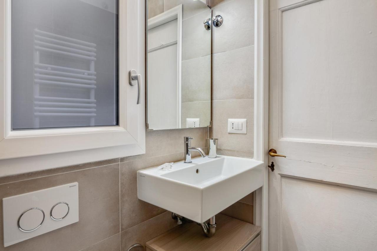 Porta Rossa Apartments Near Ponte Vecchio ฟลอเรนซ์ ภายนอก รูปภาพ