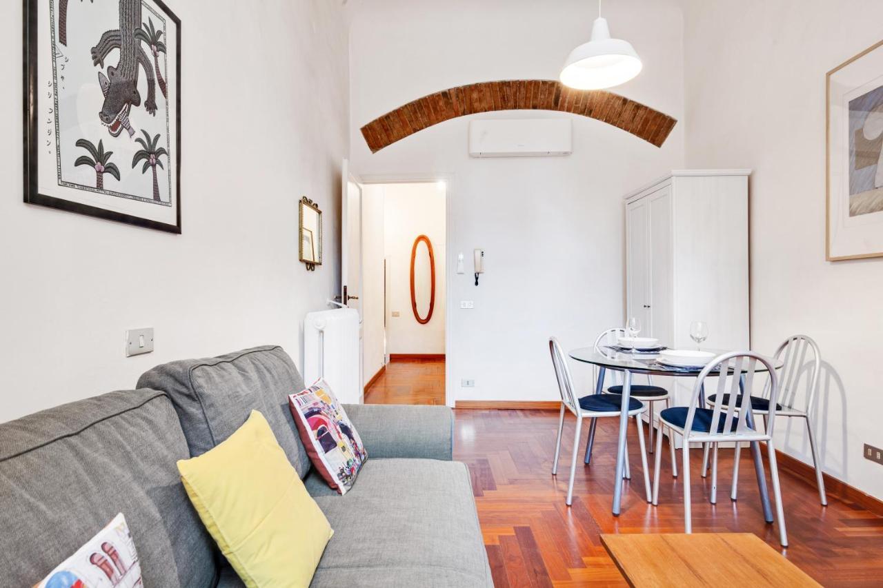 Porta Rossa Apartments Near Ponte Vecchio ฟลอเรนซ์ ภายนอก รูปภาพ