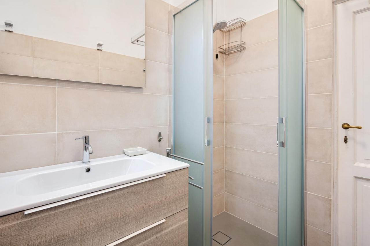 Porta Rossa Apartments Near Ponte Vecchio ฟลอเรนซ์ ภายนอก รูปภาพ