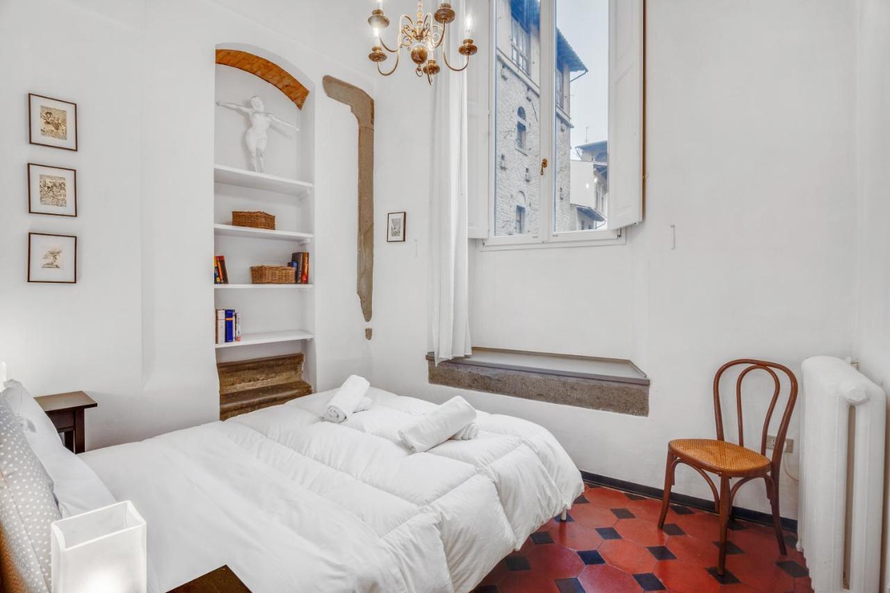 Porta Rossa Apartments Near Ponte Vecchio ฟลอเรนซ์ ภายนอก รูปภาพ