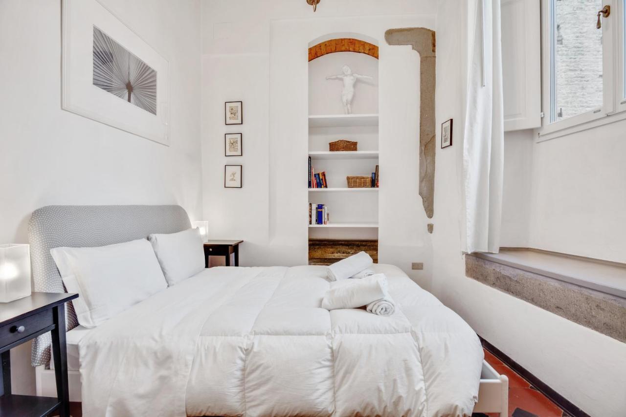 Porta Rossa Apartments Near Ponte Vecchio ฟลอเรนซ์ ภายนอก รูปภาพ