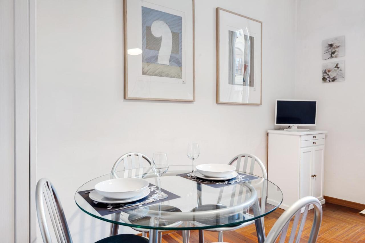 Porta Rossa Apartments Near Ponte Vecchio ฟลอเรนซ์ ภายนอก รูปภาพ
